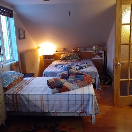 Bienvevus Chez Rino-Hugues Bed & Breakfast Trois-Pistoles Ngoại thất bức ảnh